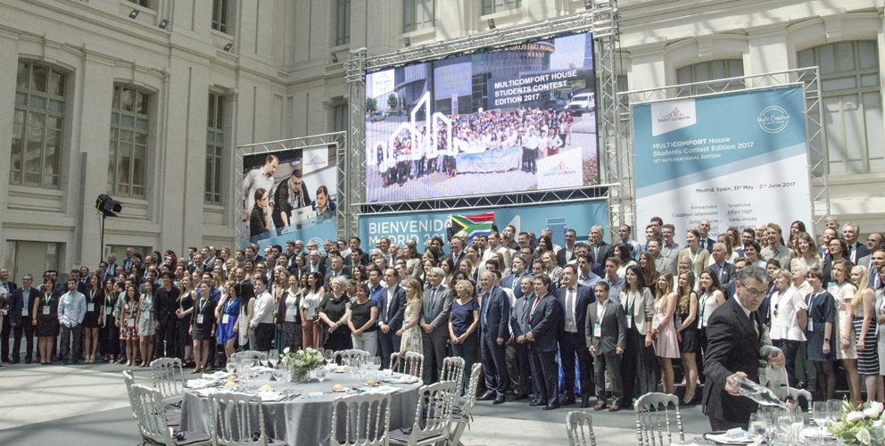 Representantes de 200 universidades participaron en la cita.